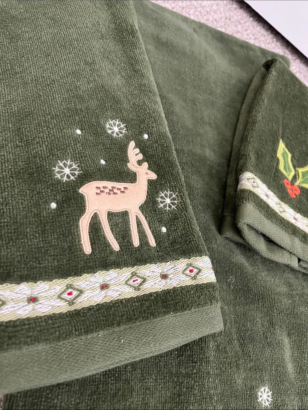 Forest Green Holiday Embroidered Towel Set